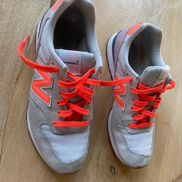 J.Crew × New Balance | 696 pastel pink/grey suede low top sneakers | WMS 7 - Picture 4 of 6